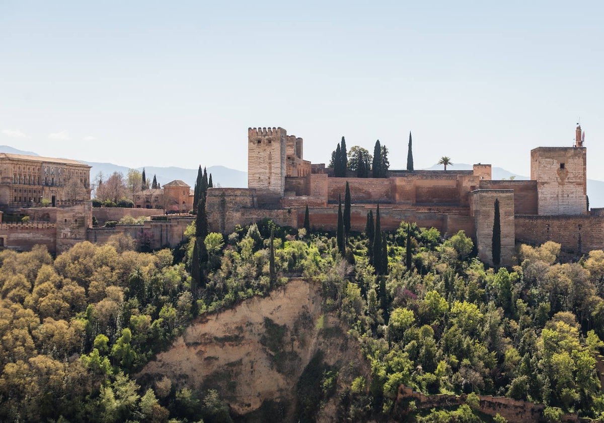 Imagen de la Alhambra desde una mirador de Granada