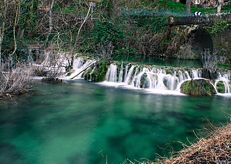 Imagen secundaria 1 - Orbaneja del Castillo, sus pozas y su gran cascada