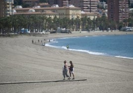 Las mejores playas de Málaga capital para disfrutar del mar sin tener que coger el coche