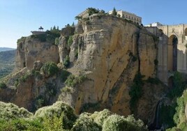 Los pueblos más bonitos de Andalucía a los que les sienta de lujo la primavera