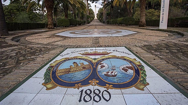 Paseo de los Escudos
