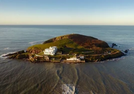 Así es la isla donde Agatha Christie escribió 'Diez negritos' (ahora está a la venta)
