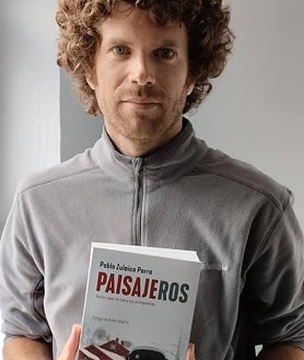 Imagen secundaria 2 - Paraguay (en la foto superior, Ypacaraí) e India (sobre estas líneas, a la derecha) son dos de los destinos incluidos por Pablo Zulaica en el libro 'Paisajeros. Veinte viajes en tren y sus protagonistas'.