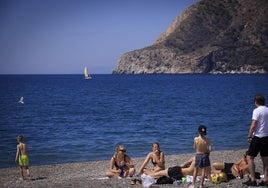 Las mejores playas de la Costa Tropical de Granada para ponerse en 'modo verano'