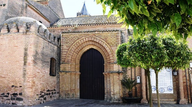 Puerta de los Novios en la Iglesia de San Jorge