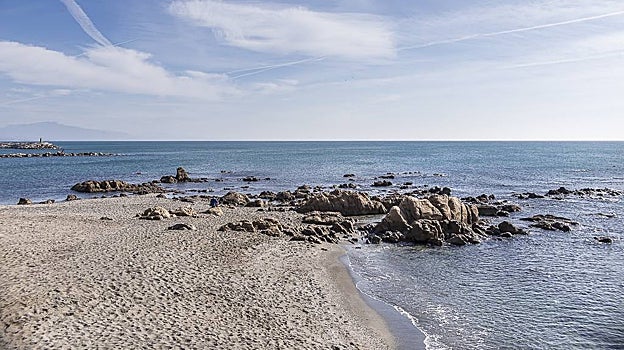 La playa es uno de los principales atractivos de la localidad malagueña de Manilva