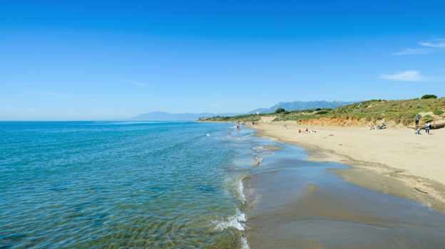 Imagen de la playa de Cabopino, Marbella