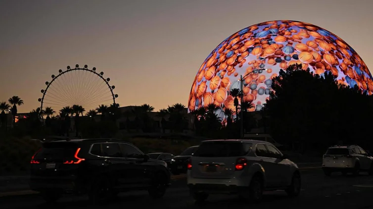 Una esfera asombrosa cambia el skyline de Las Vegas y los espectáculos en directo