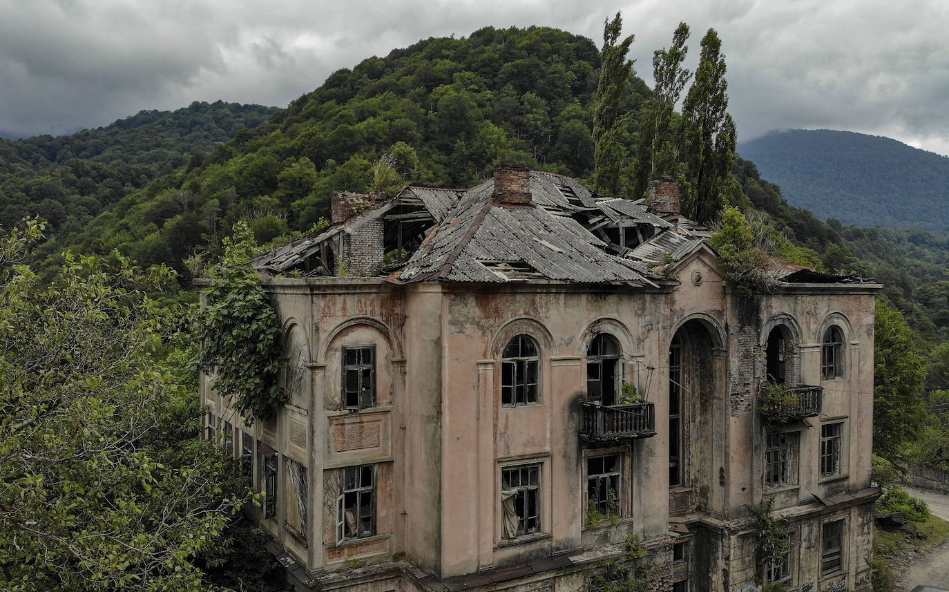 Pueblo fantasma de Akarmara, en Abjasia