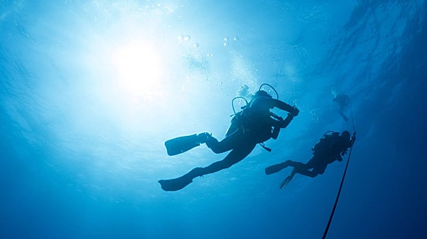 Acantilados de Maro-Cerro Gordo: caminando al filo del Mediterráneo