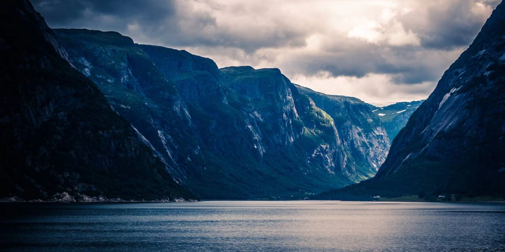 A qué suenan los fiordos noruegos?