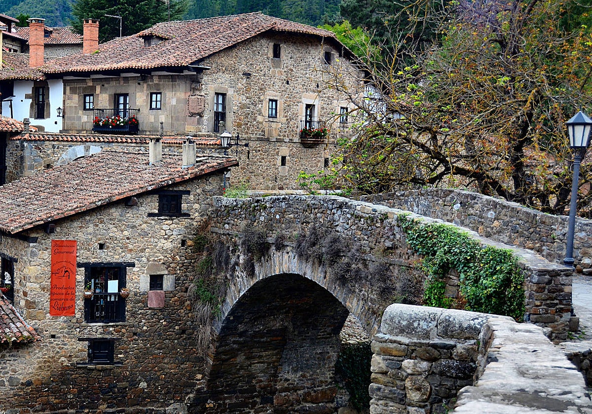 El puente de San Cayetano en Potes