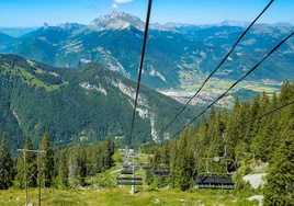 Una estación de esquí de los Alpes franceses cierra para siempre por falta de nieve