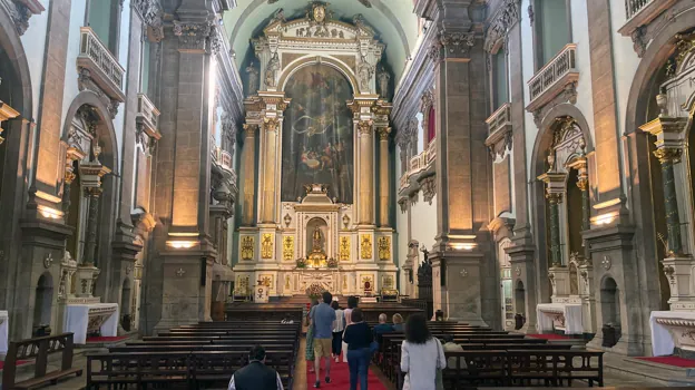 Interior de la iglesia de Lapa