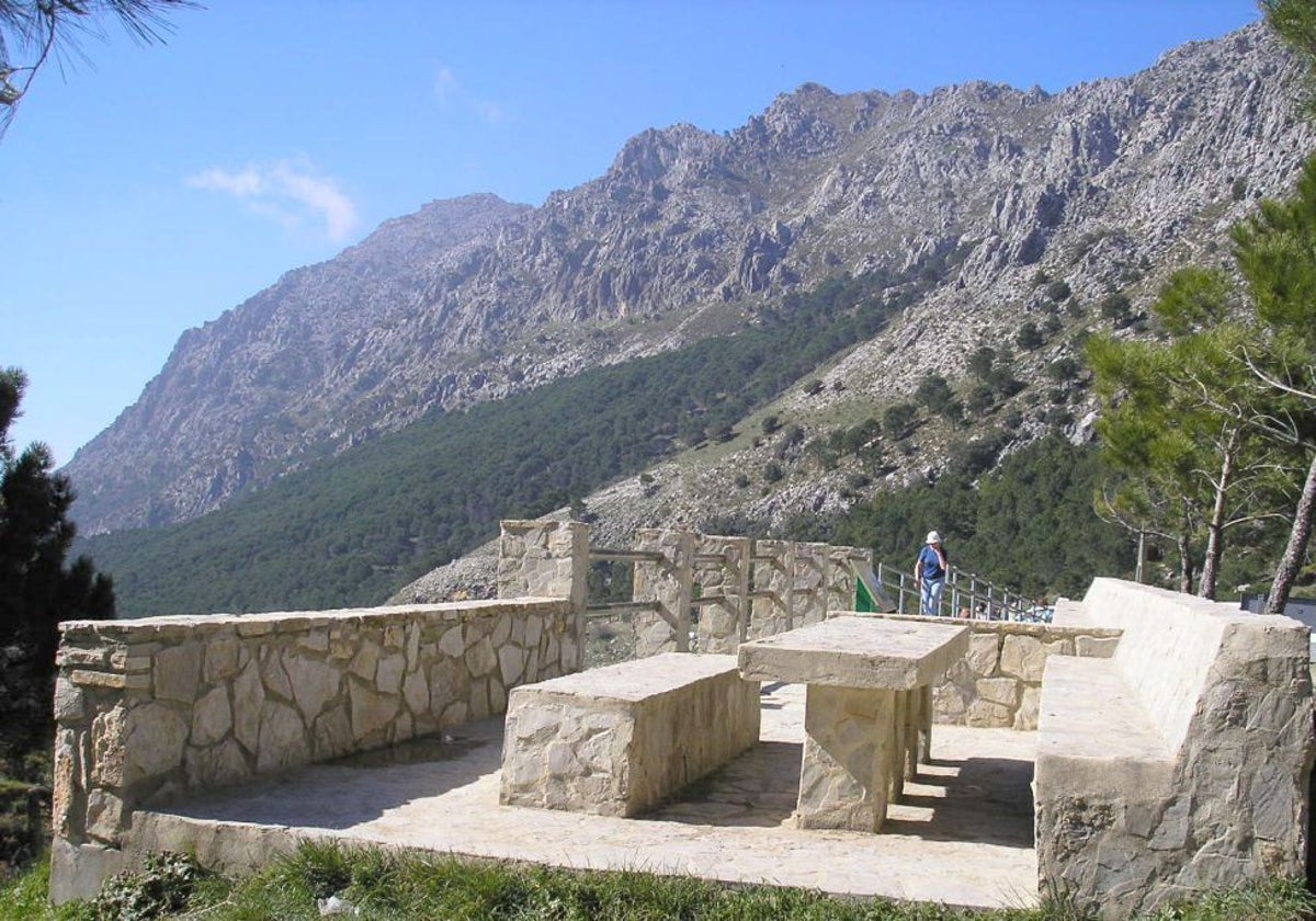 El Puerto de El Boyar cuenta con un mirador desde el que es posible contemplar bellos paisajes