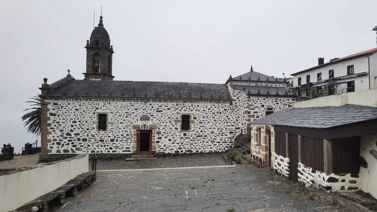 El santuario en una aldea gallega que es uno de los centros de peregrinación más antiguos de España