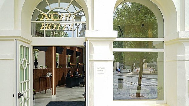 Entrada del Nobu Hotel Sevilla