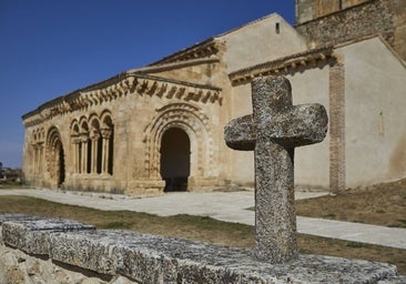 El pequeño pueblo que tiene una iglesia románica única y una larga relación con el amor