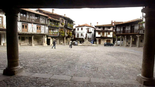 Imagen de la plaza Mayor del pueblo de La Alberca