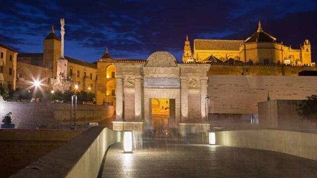 Centro histórico de Córdoba de noche