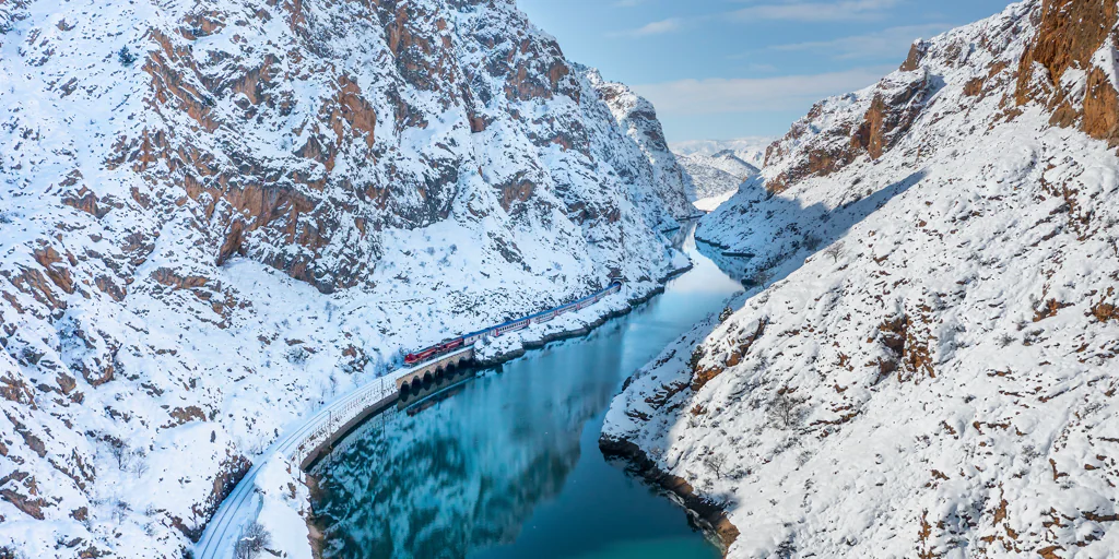 El viaje en tren de 30 horas que es un espectáculo en invierno y que suele ir completo