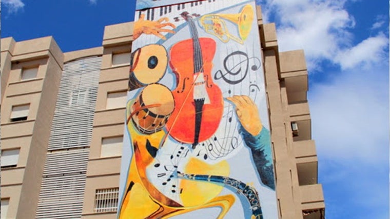 Ruta por los 11 murales de Estepona que hacen un homenaje al arte urbano