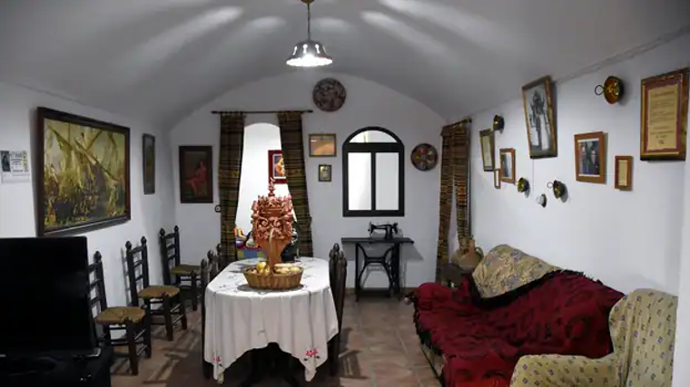Interior de una de las 2.000 casas cueva censadas en Guadix
