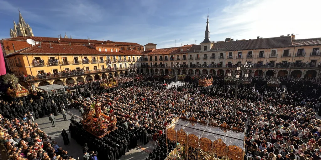 León: dos milenios de historia y ocho siglos de Semana Santa