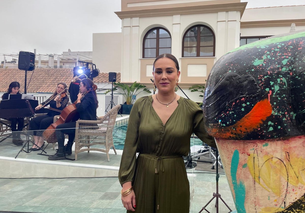 La directora del Don Ramón, Saray Castaño, en la nueva terraza