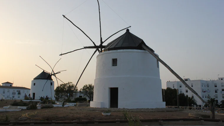 Los emblemáticos molinos de viento de Vejer datan del siglo XIX