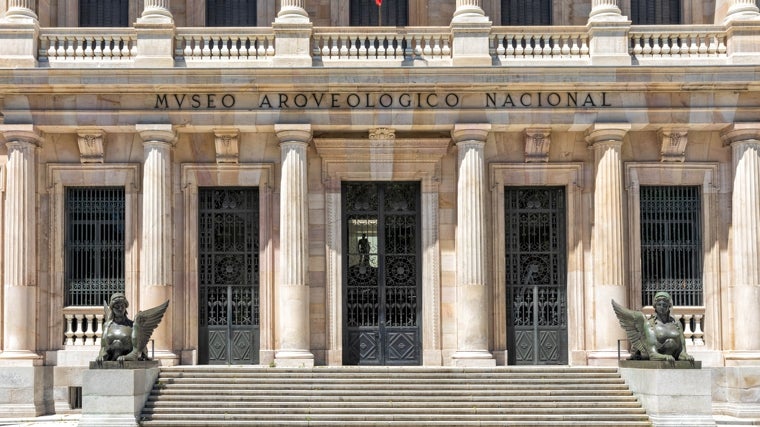 Imagen de la entrada del Museo Arqueológico Nacional