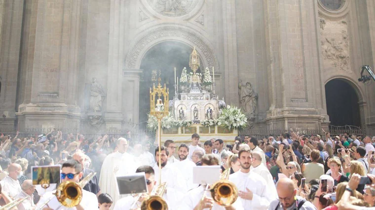 Cinco razones para visitar Andalucía en mayo: estas son las fiestas que no te puedes perder