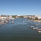 La playa portuguesa que está considerada como una de las mejores para viajar en familia y se encuentra muy cerca de Huelva