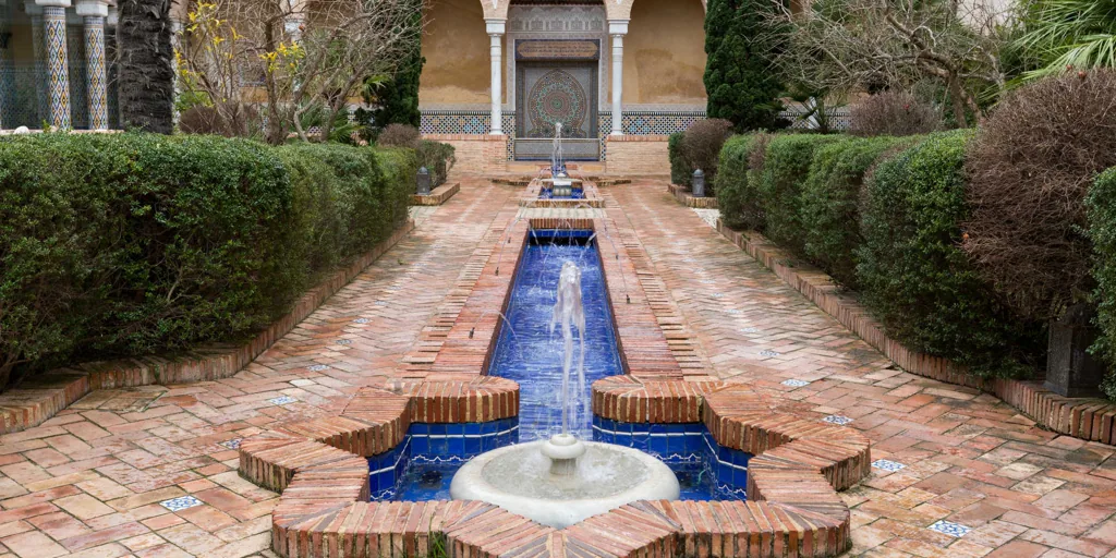 ¿Sabías que hay una pequeña Alhambra en Valencia? Estas son sus similitudes con la de Granada