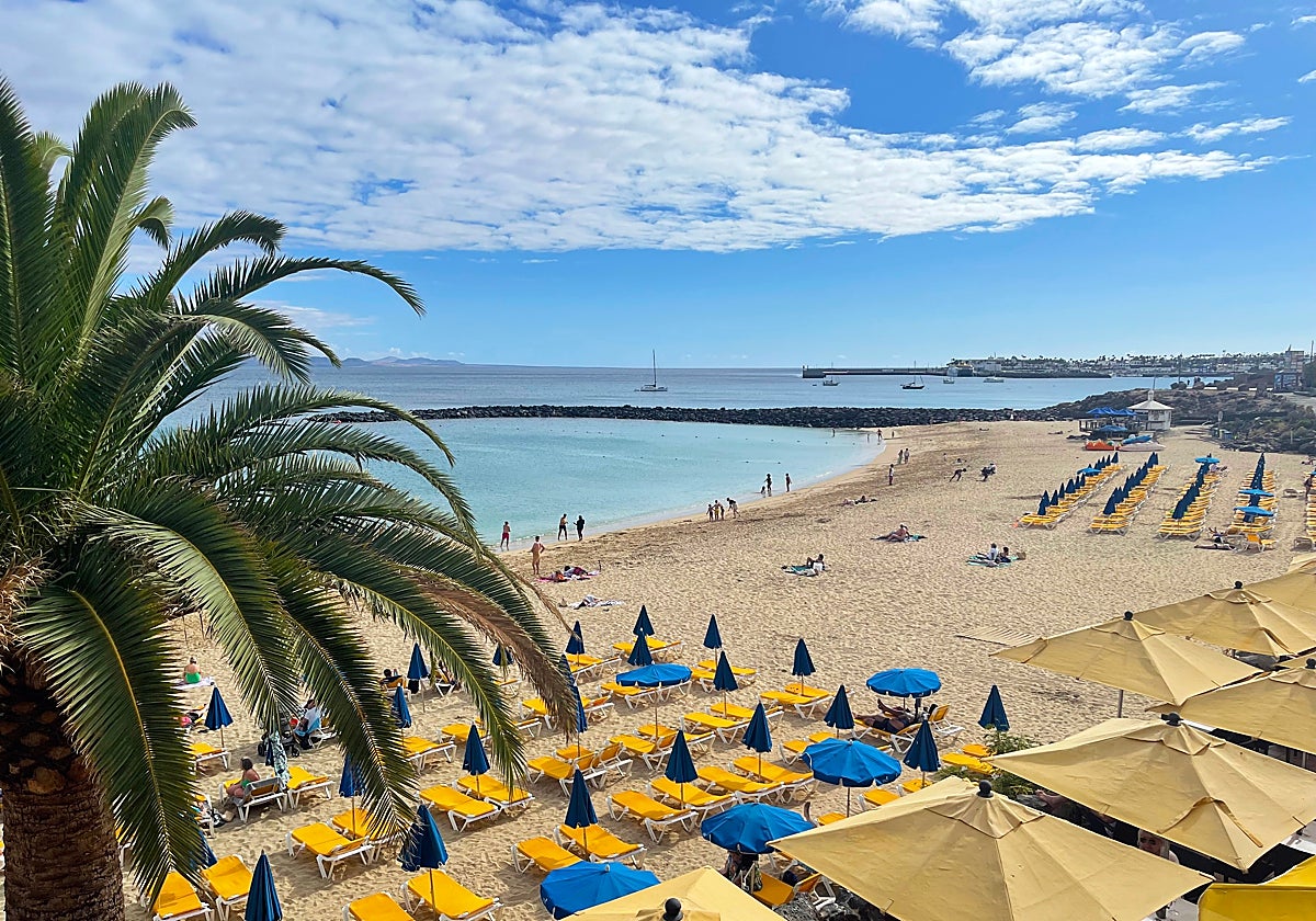 Imagen de Playa Dorada, en el sur de Lanzarote