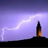 La historia del único faro romano y el más antiguo del mundo en servicio