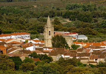 El pueblo de 850 vecinos que es conjunto histórico por su arquitectura popular serrana