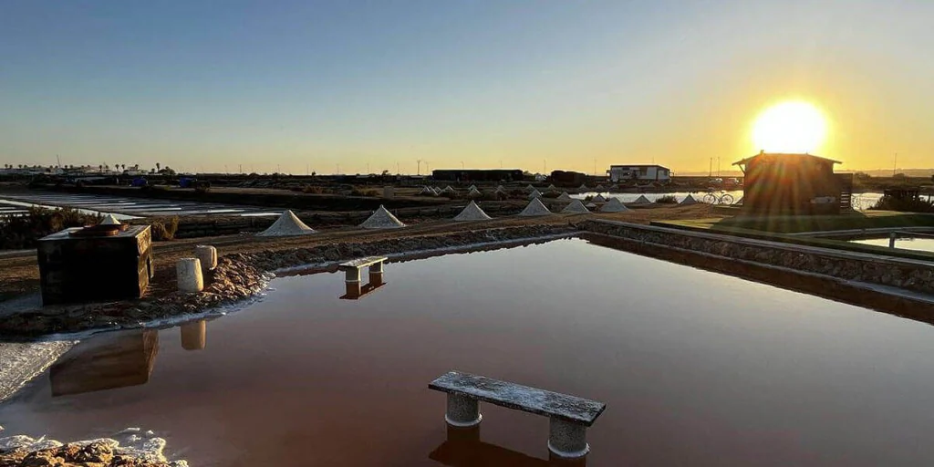 El pueblo de Huelva en el que puedes bañarte en aguas rojas curativas que ayudan a eliminar el estrés