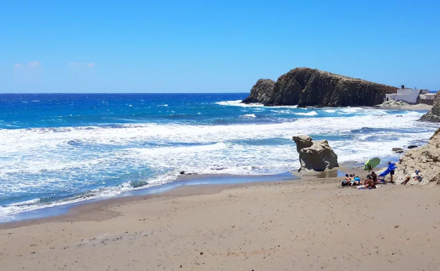 Playa de La isleta del Moro en el Cabo de Gata (Almería)