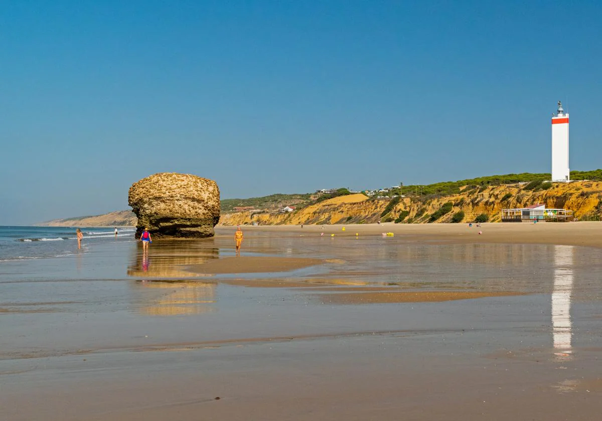 La playa más larga de España tiene 28 kilómetros y es un paraíso natural