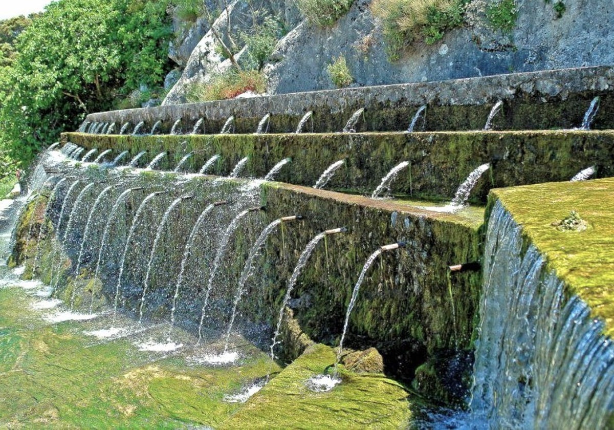 Fuente de los Cien Caños, que se encuentra en el municipio malagueño de Villanueva del Trabuco