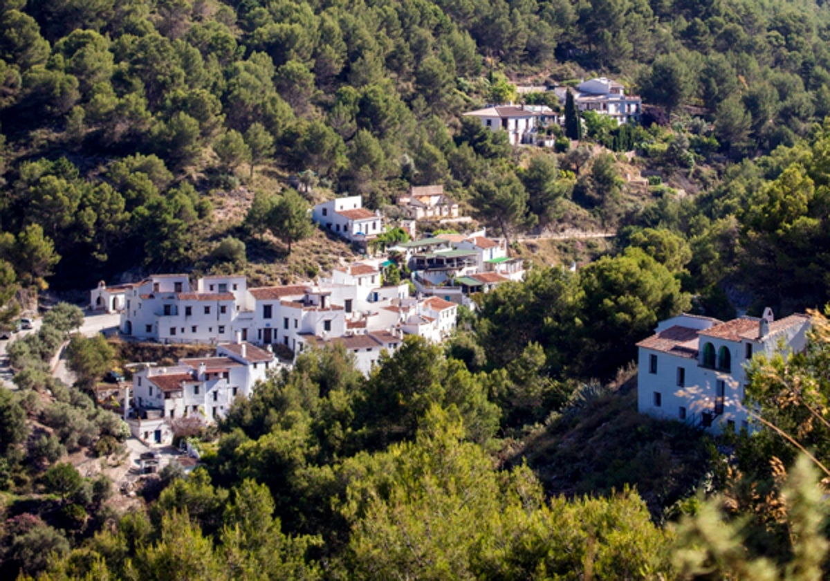 Panorámica de la pequeña aldea malagueña que apenas cuenta con 15 habitantes