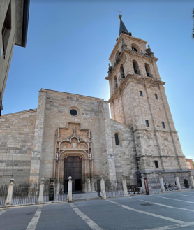 Imagen secundaria 2 - La plaza de Cervantes, la Universidad-Colegio Mayor de San Ildefonso y la Catedral Magistral de los Santos Justo y Pastor