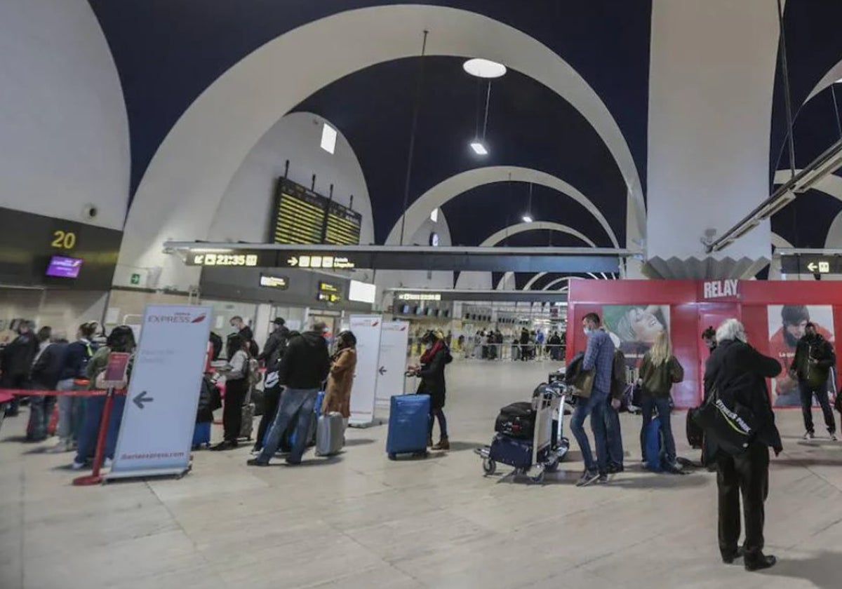 El aeropuerto de San Pablo de Sevilla se prepara para vivir un puente de noviembre muy intenso