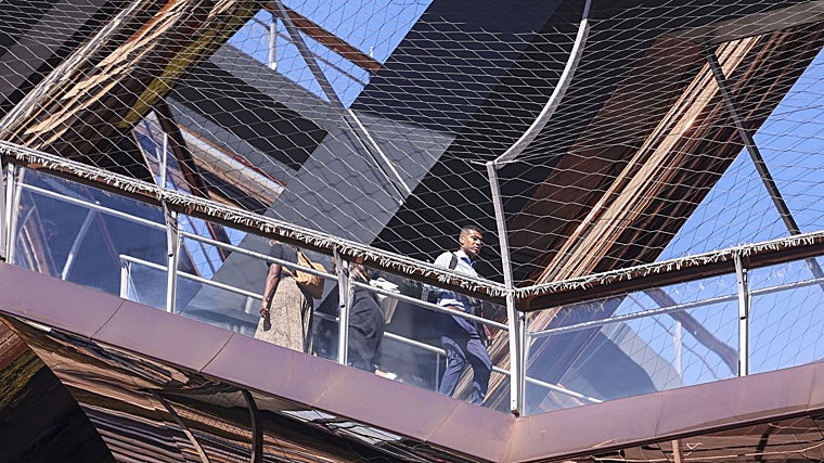 Mallas de acero para prevenir accidentes o suicidios en la atracción