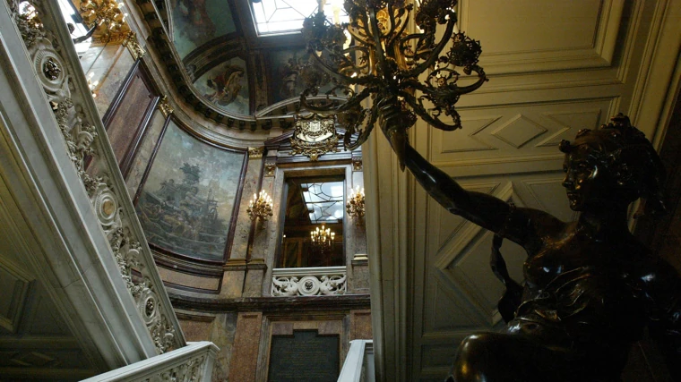 Image of the interior of the Linares Palace in Madrid