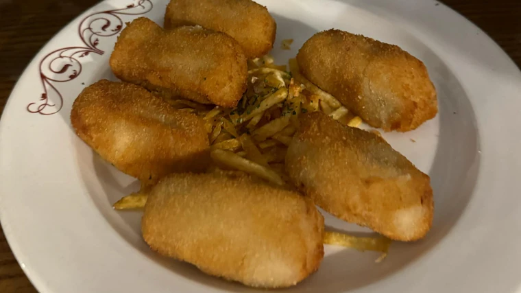 Plato de croquetas de Casa Ricardo, uno de los iconos gastronómicos de Sevilla