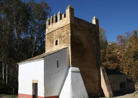 Imagen secundaria 1 - Tres de los molinos que se pueden contemplar en Alcalá de Guadaíra