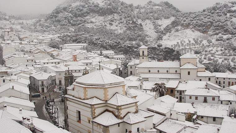 Vista de Grazalema nevada