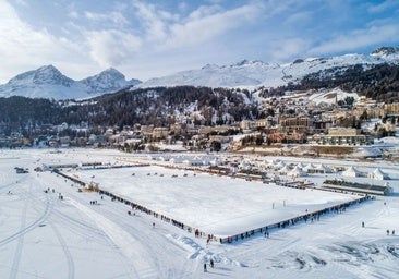 El pueblo de los Alpes que organiza los mejores planes en su gran lago helado